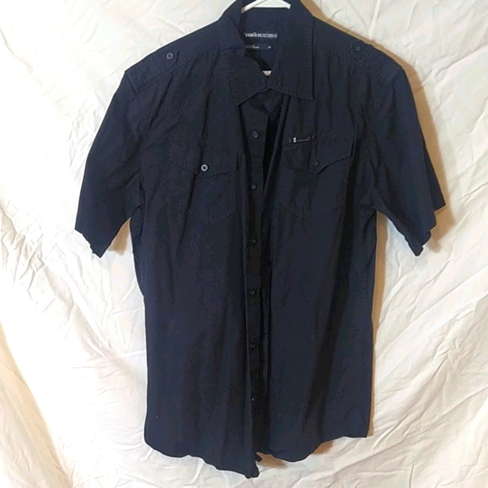 Mens XL shirt (fits like a L)